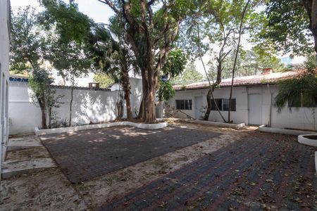 Casa para alugar com 612m², 5 quartos e 8 vagasÁrea de Serviço - Quintal