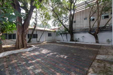 Casa para alugar com 612m², 5 quartos e 8 vagasÁrea de Serviço - Quintal