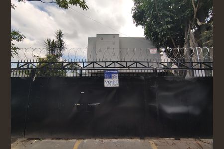 Casa para alugar com 612m², 5 quartos e 8 vagasFachada