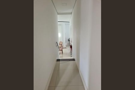 Casa à venda com 272m², 4 quartos e sem vaga