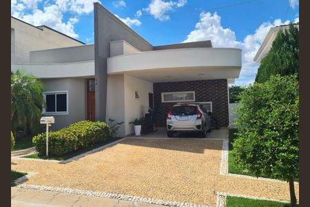 Casa à venda com 272m², 4 quartos e sem vaga