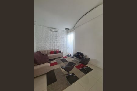 Casa à venda com 272m², 4 quartos e sem vaga