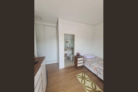 Casa à venda com 272m², 4 quartos e sem vaga