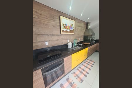 Casa à venda com 272m², 4 quartos e sem vaga