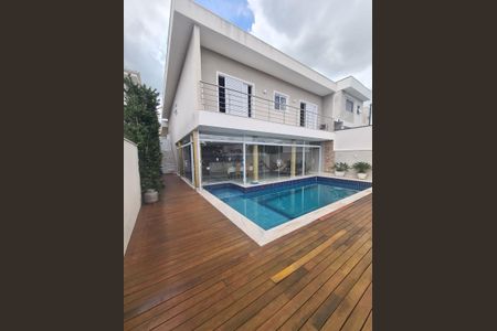 Casa à venda com 272m², 4 quartos e sem vaga