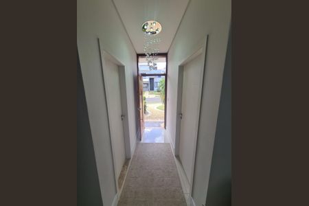 Casa à venda com 272m², 4 quartos e sem vaga