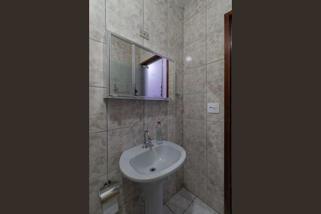 Banheiro de casa para alugar com 1 quarto, 20m² em Parque Savoi City, São Paulo