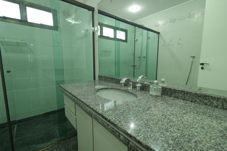 Apartamento à venda com 178m², 3 quartos e 3 vagasBanheiro da Suíte 3