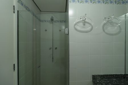 Apartamento à venda com 178m², 3 quartos e 3 vagasBanheiro da Suíte 2