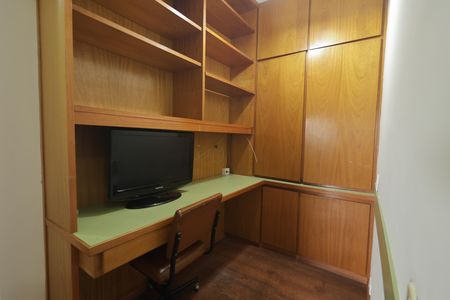 Apartamento à venda com 178m², 3 quartos e 3 vagasEscritório