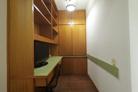 Apartamento à venda com 178m², 3 quartos e 3 vagasEscritório