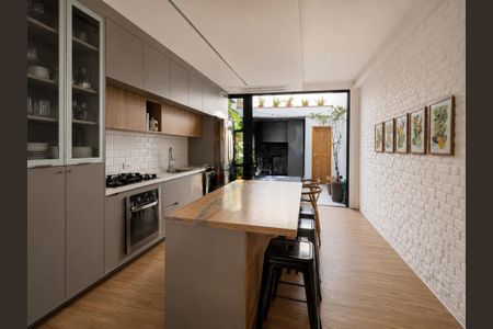 Casa à venda com 2 quartos, 160m² em Vila Bertioga, São Paulo