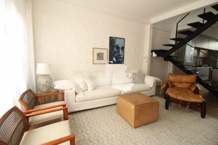 Casa à venda com 2 quartos, 160m² em Vila Bertioga, São Paulo