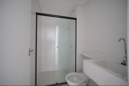Banheiro de apartamento para alugar com 2 quartos, 56m² em Serraria, São José