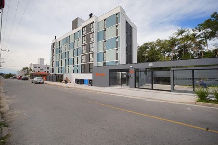 Fachada de apartamento para alugar com 2 quartos, 56m² em Serraria, São José