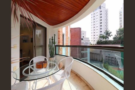 Apartamento à venda com 128m², 3 quartos e 3 vagasFoto 01