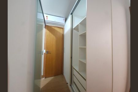 Apartamento para alugar com 90m², 2 quartos e 1 vagaCloset da suíte