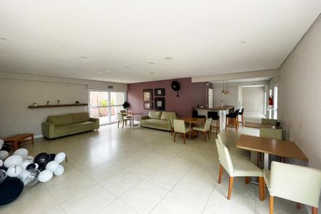 Apartamento para alugar com 50m², 2 quartos e 1 vaga Apartamento para alugar com 50m², 2 quartos e 1 vagaÁrea comum - Salão de festas
