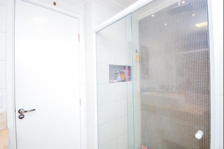 Apartamento à venda com 77m², 2 quartos e 2 vagasBanheiro da Suíte