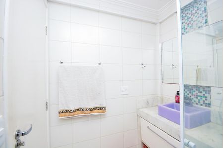 Apartamento à venda com 77m², 2 quartos e 2 vagasBanheiro Social