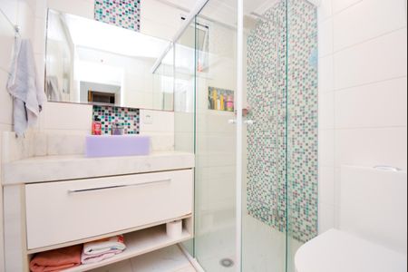 Apartamento à venda com 77m², 2 quartos e 2 vagasBanheiro Social