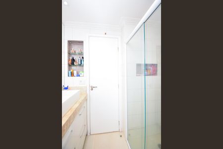 Apartamento à venda com 77m², 2 quartos e 2 vagasBanheiro da Suíte