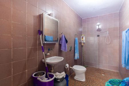 Casa para alugar com 180m², 2 quartos e 2 vagasBanheiro de serviço