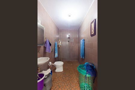 Casa para alugar com 180m², 2 quartos e 2 vagasBanheiro de serviço