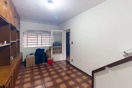 Casa para alugar com 180m², 2 quartos e 2 vagasSala