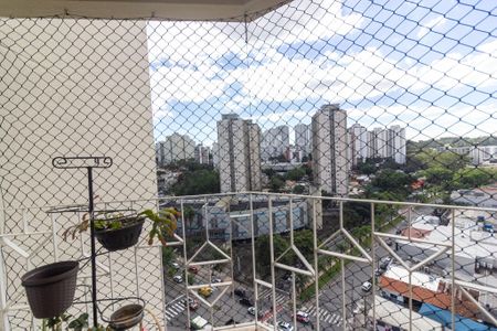 Apartamento à venda com 73m², 3 quartos e 1 vaga Apartamento à venda com 73m², 3 quartos e 1 vagaVaranda