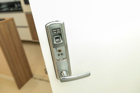 Apartamento para alugar com 62m², 2 quartos e 1 vaga Apartamento para alugar com 62m², 2 quartos e 1 vagaDETALHE FECHADURA ELETRÔNICA