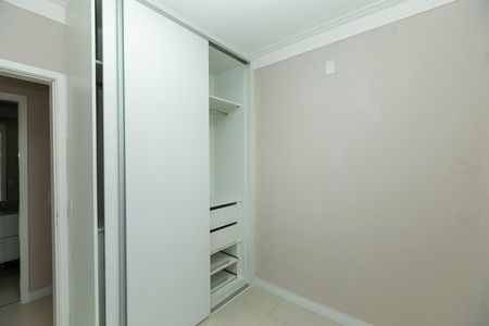 QUARTO 1 de apartamento para alugar com 2 quartos, 62m² em Cambuí, Campinas