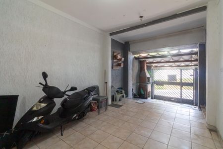 Casa à venda com 76m², 2 quartos e 2 vagasGaragem