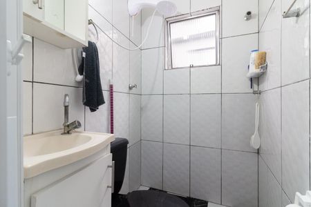 Casa à venda com 76m², 2 quartos e 2 vagasBanheiro da Suíte