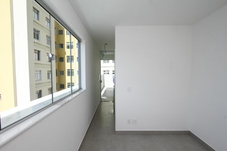 Apartamento à venda com 77m², 2 quartos e 2 vagasSuíte