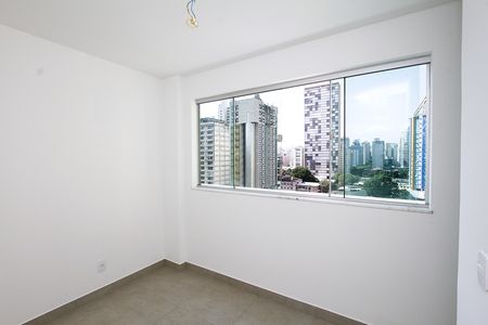 Apartamento à venda com 77m², 2 quartos e 2 vagasSuíte