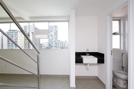 Apartamento à venda com 2 quartos, 77m² em Barro Preto, Belo Horizonte