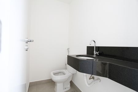 Apartamento à venda com 77m², 2 quartos e 2 vagasBanheiro da Suíte