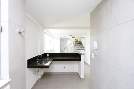 Apartamento à venda com 77m², 2 quartos e 2 vagasCozinha