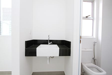 Apartamento à venda com 77m², 2 quartos e 2 vagasBanheiro social