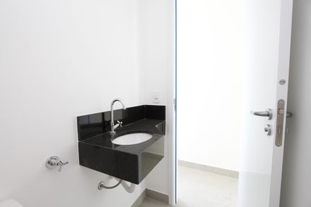 Apartamento à venda com 77m², 2 quartos e 2 vagasBanheiro da Suíte