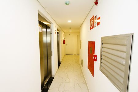 Apartamento à venda com 77m², 2 quartos e 2 vagaselevador