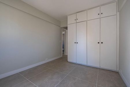 Apartamento à venda com 84m², 2 quartos e 2 vagas Apartamento à venda com 84m², 2 quartos e 2 vagasSuíte