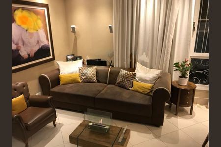Apartamento à venda com 2 quartos, 131m² em Vila Alexandria, São Paulo
