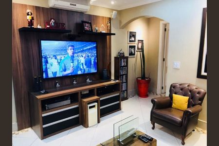 Apartamento à venda com 2 quartos, 131m² em Vila Alexandria, São Paulo