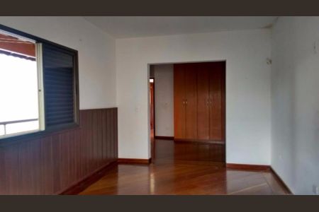 Casa à venda com 3 quartos, 300m² em Jardim Santa Mena, Guarulhos