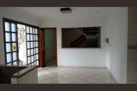 Casa à venda com 3 quartos, 300m² em Jardim Santa Mena, Guarulhos