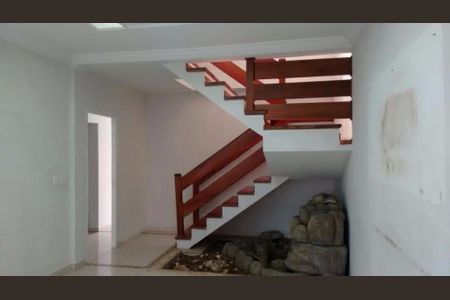 Casa à venda com 3 quartos, 300m² em Jardim Santa Mena, Guarulhos
