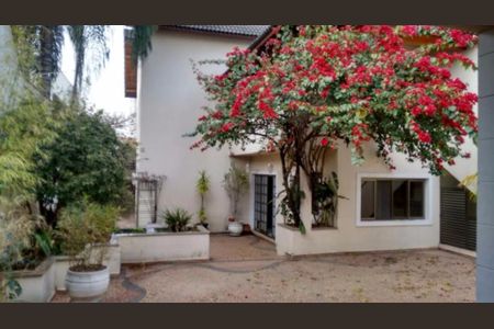 Casa à venda com 3 quartos, 300m² em Jardim Santa Mena, Guarulhos