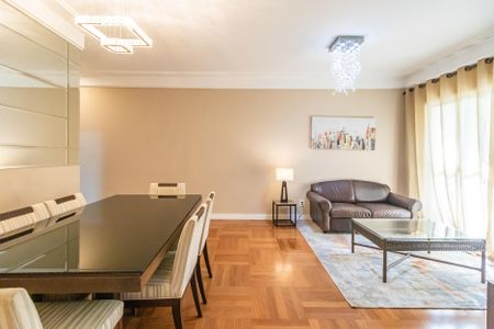 Apartamento à venda com 101m², 2 quartos e 2 vagasSala